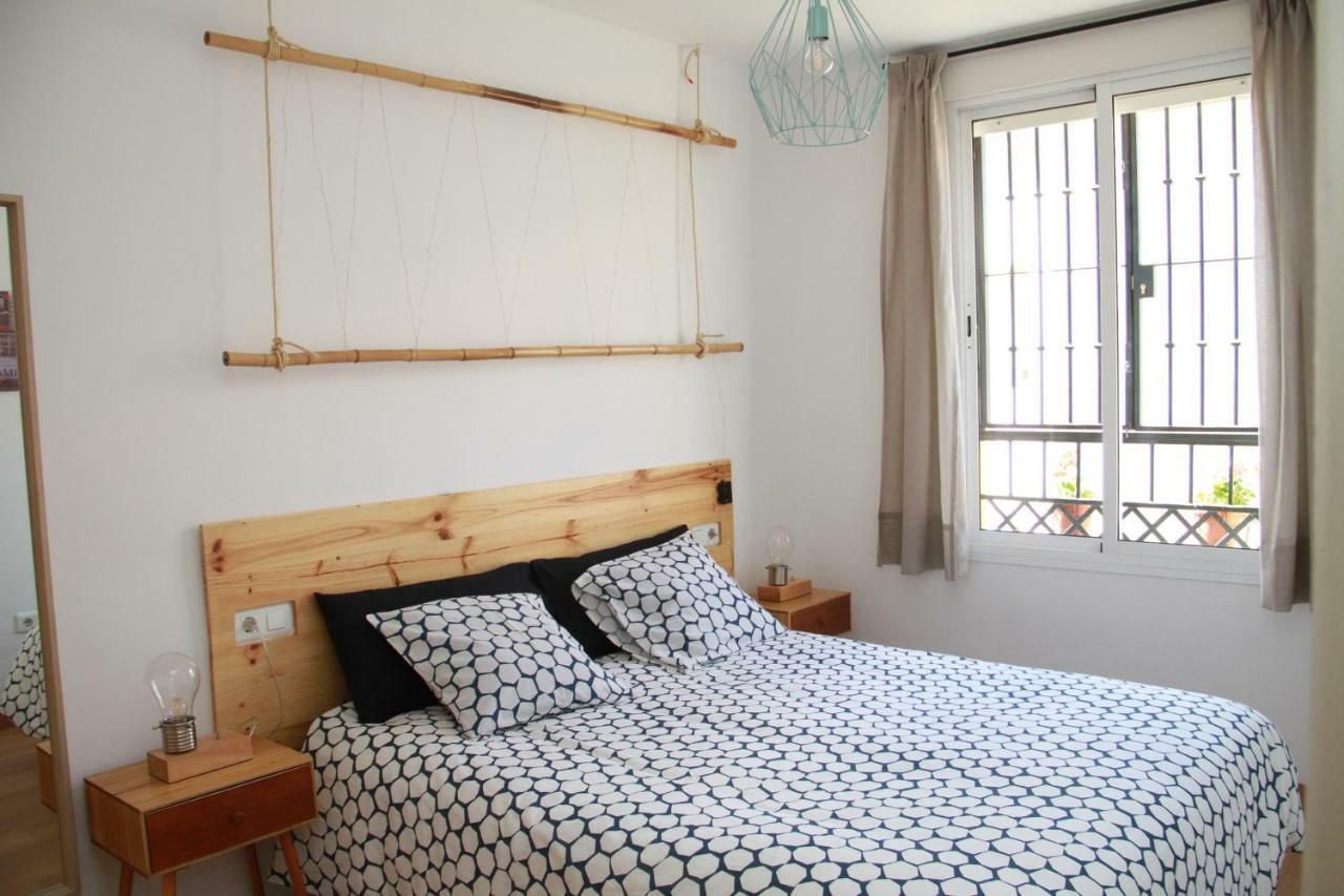 Cozy & Bright Apartment Малага Экстерьер фото