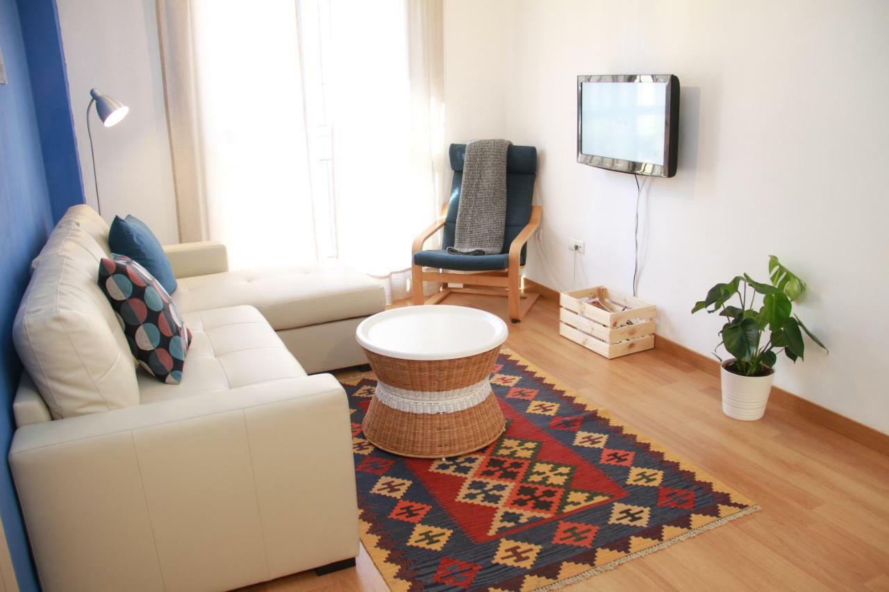Cozy & Bright Apartment Малага Экстерьер фото
